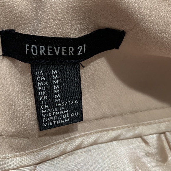 Forever 21 Beige Cream Tan Dress Shorts - Picture 7 of 8